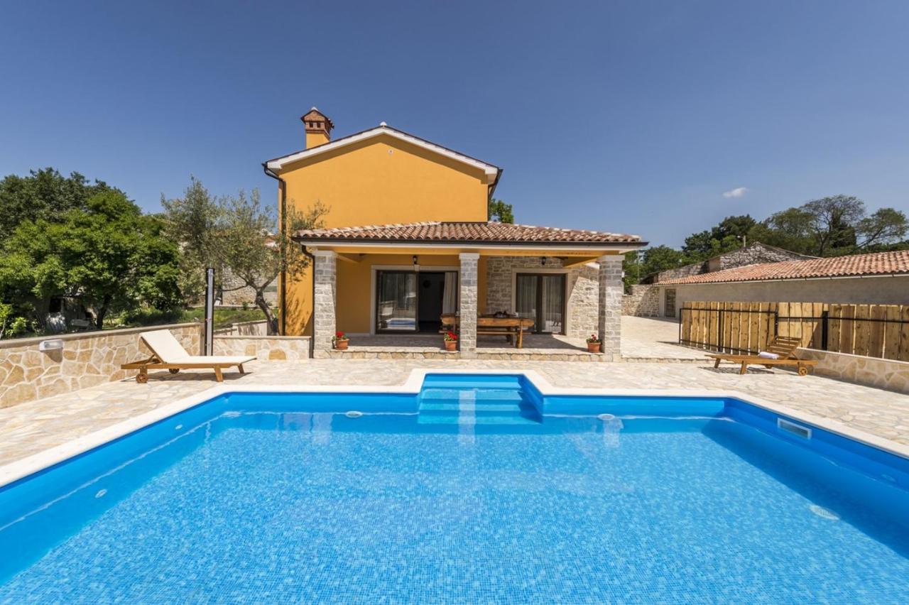 Spacious Four-Bedroom Villa Marija Klostar Exterior photo