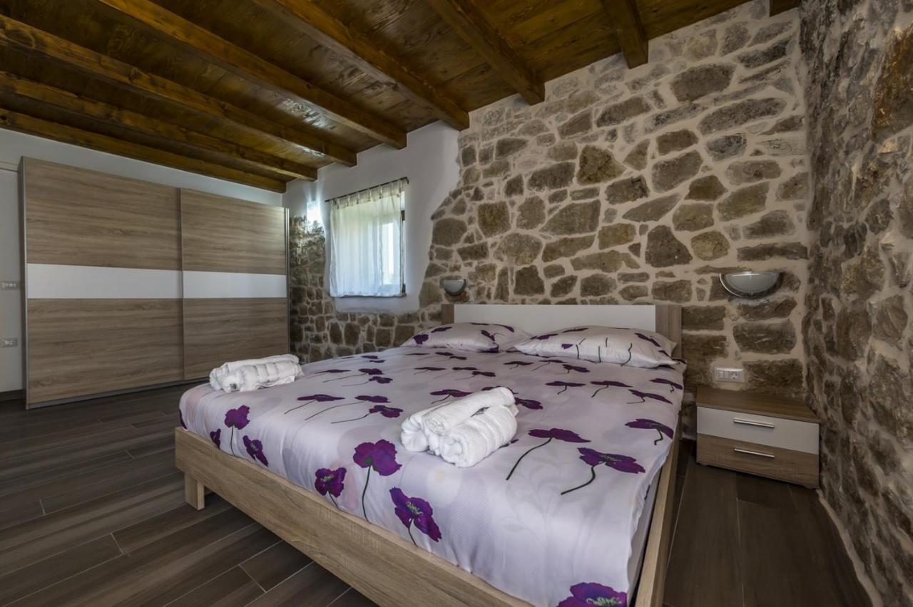 Spacious Four-Bedroom Villa Marija Klostar Exterior photo