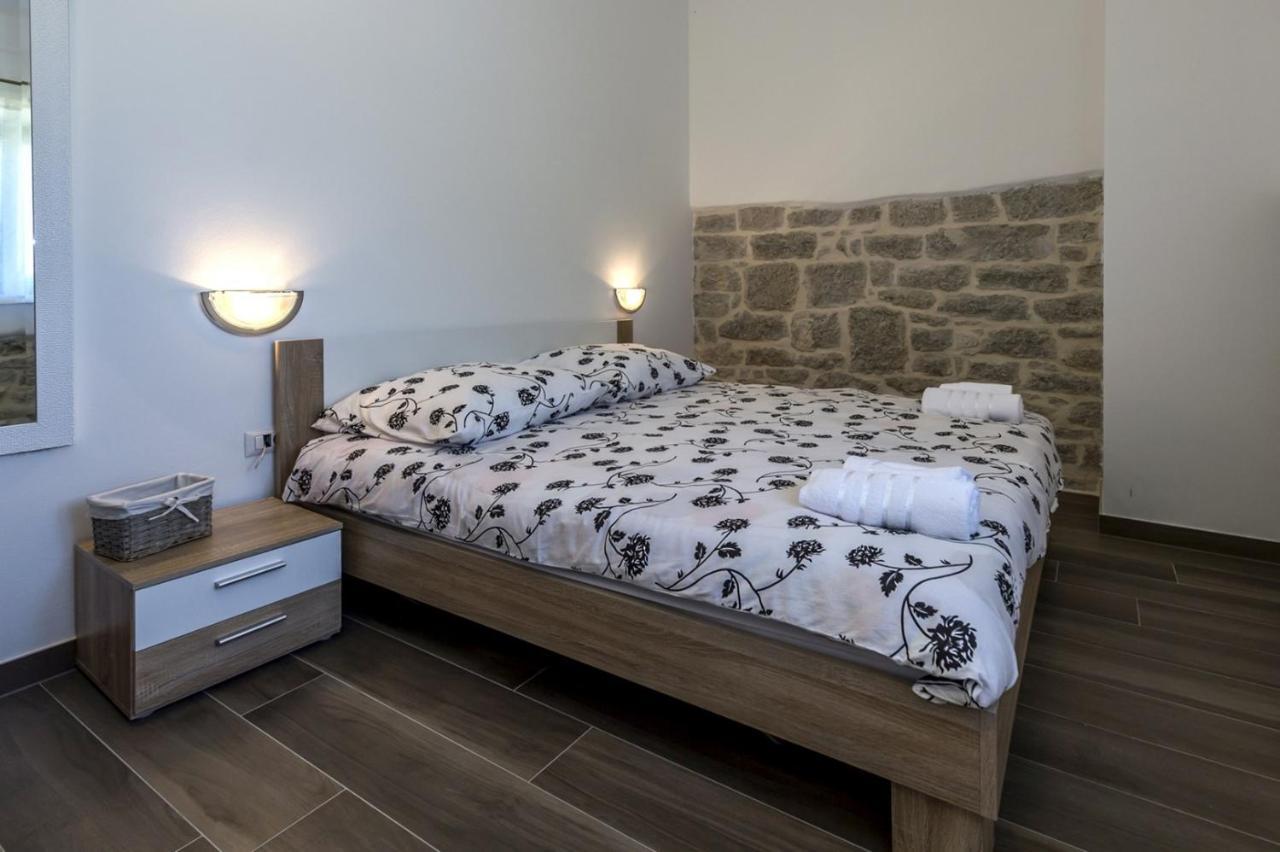 Spacious Four-Bedroom Villa Marija Klostar Exterior photo