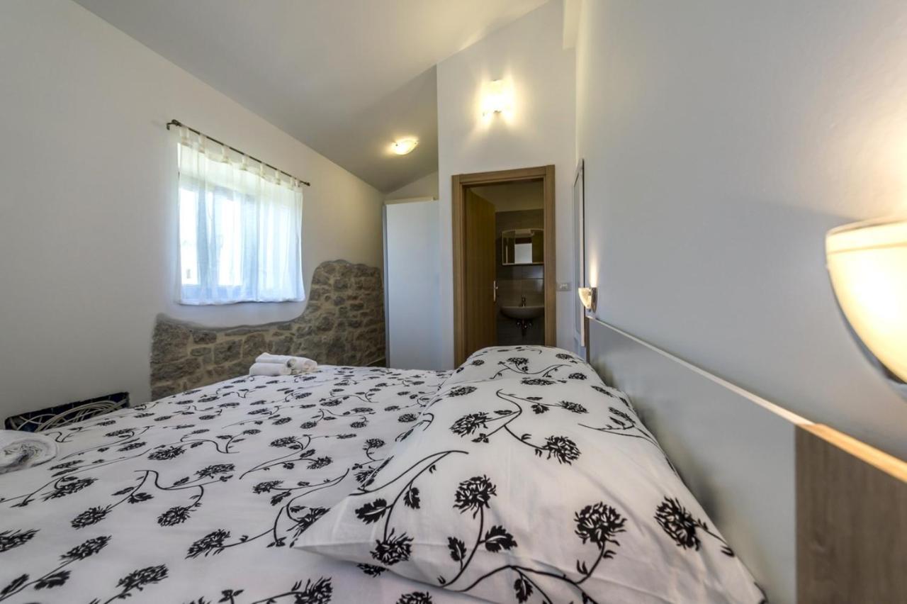 Spacious Four-Bedroom Villa Marija Klostar Exterior photo